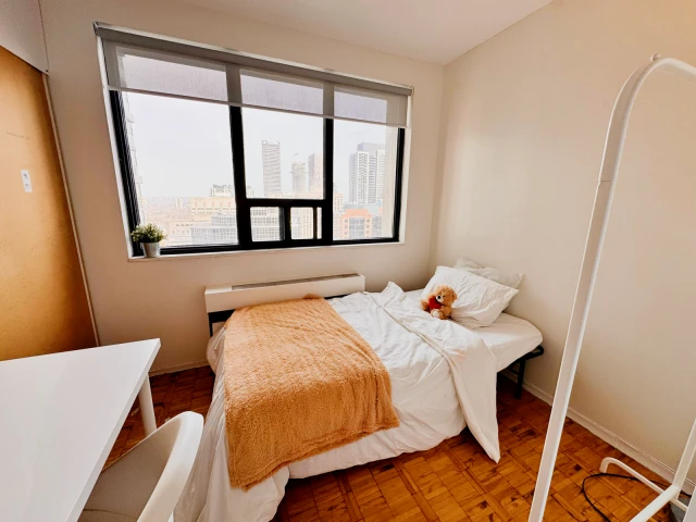 88 Bloor St East 3