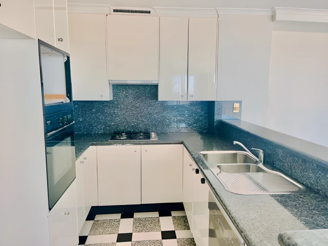 308 Pitt Street 4