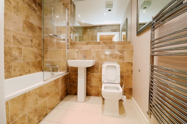 apartment in Poplar 1