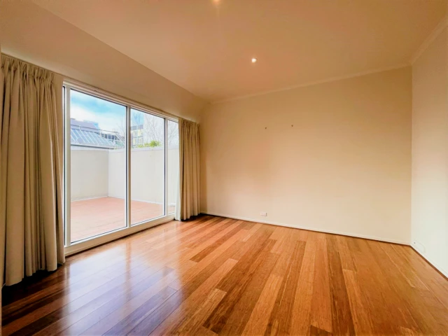 502/26 Queens Road,Melbourne,Victoria 3004 4