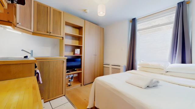 Cartwright Gardens 14216# 4