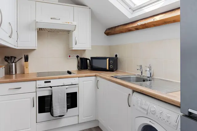 Hansdon Place 2