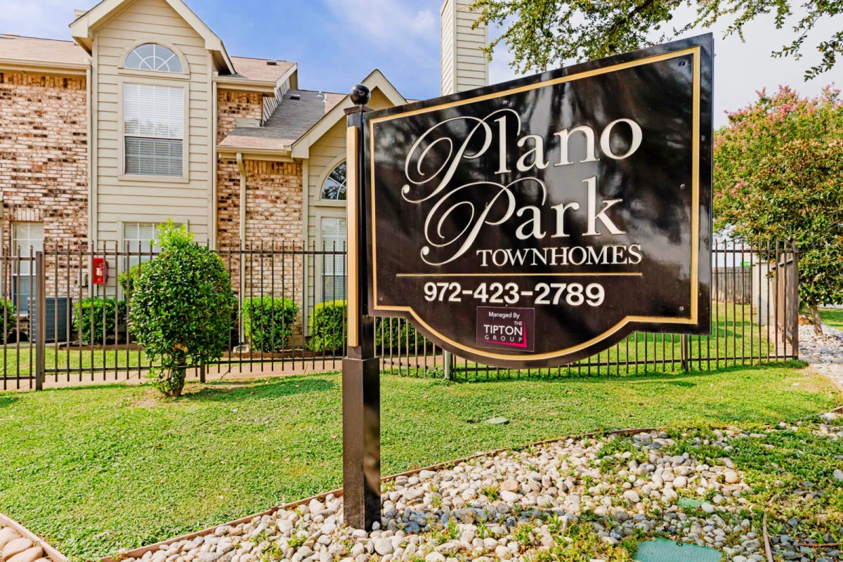 Plano Park Townhomes 0