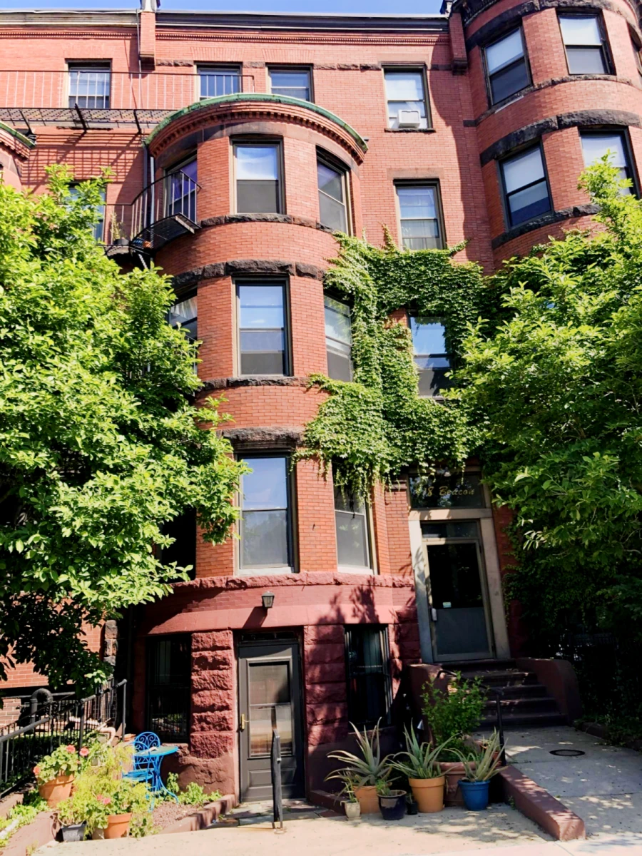 918 Beacon St 0