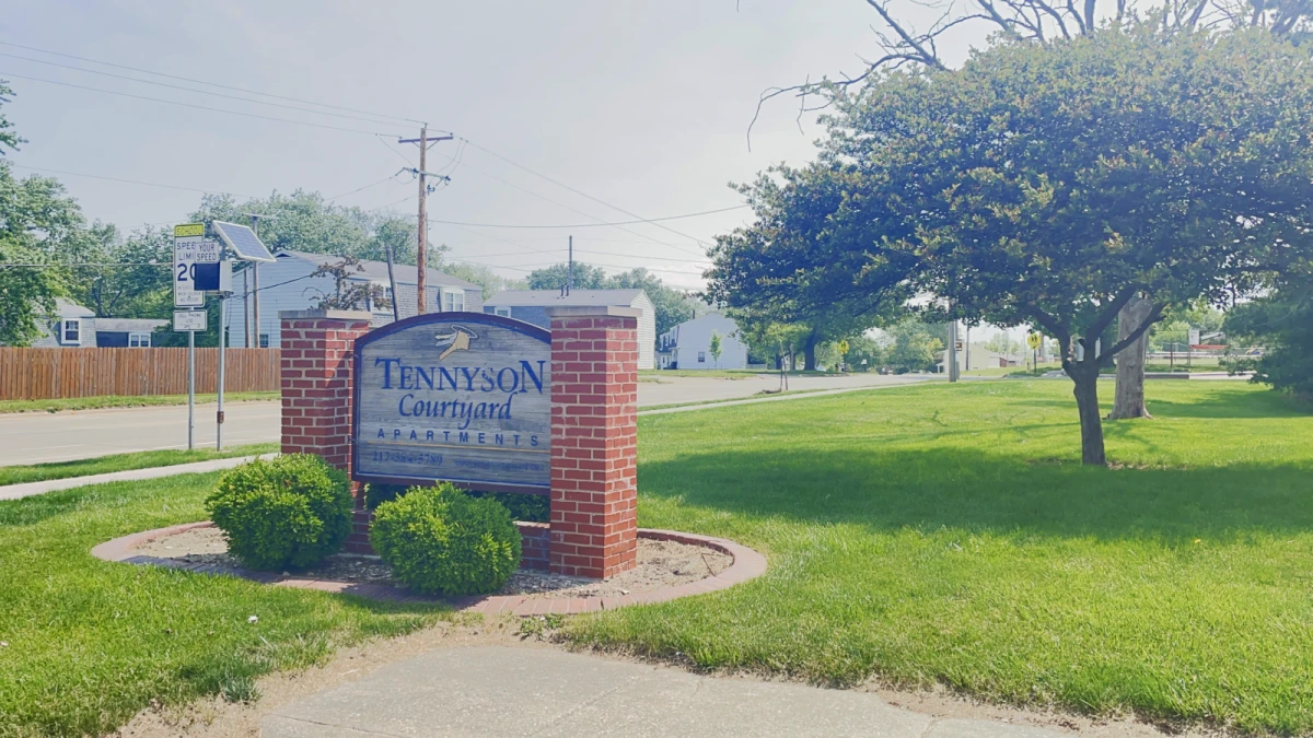 Tennyson Courtyard Apartments 0