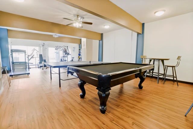 5830 Reseda Boulevard 1