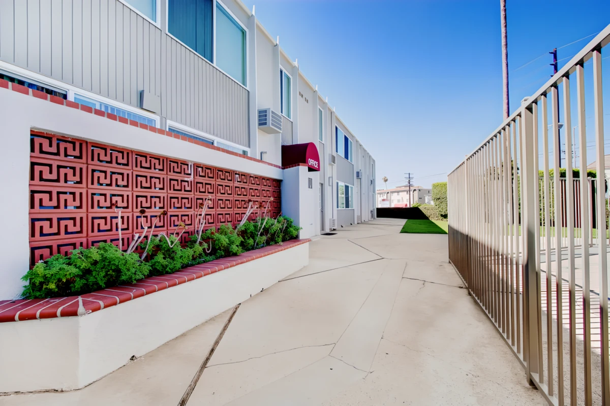 Royal Sepulveda Apartment Homes 0