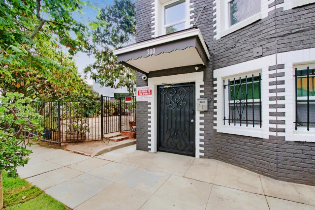 300 San Juan Avenue 2