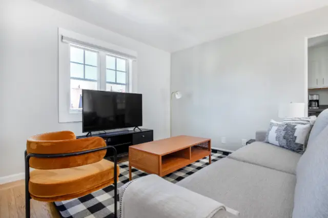 Hawthorne Apartment 1