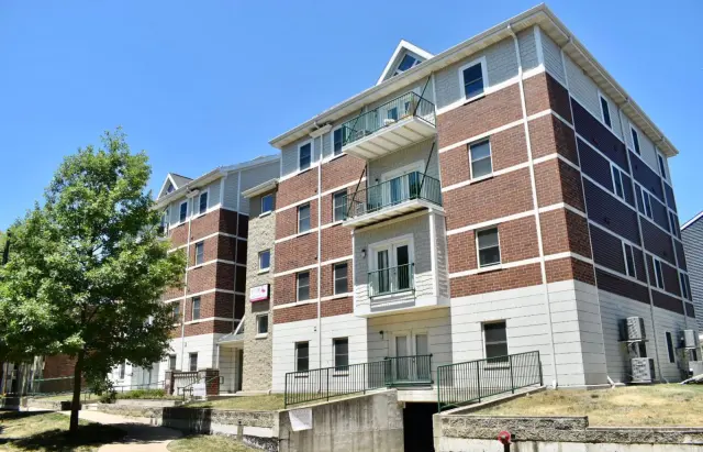 606 E Stoughton, Champaign, IL 61820 1
