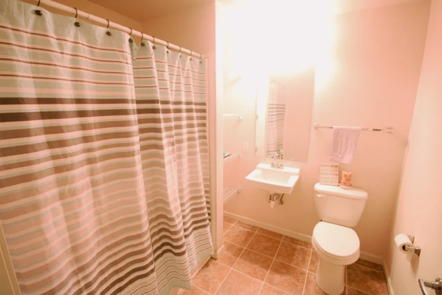 606 E Stoughton, Champaign, IL 61820 3
