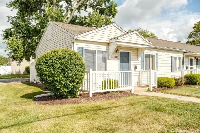 546 E. Fairlawn, Urbana, IL 61801 0