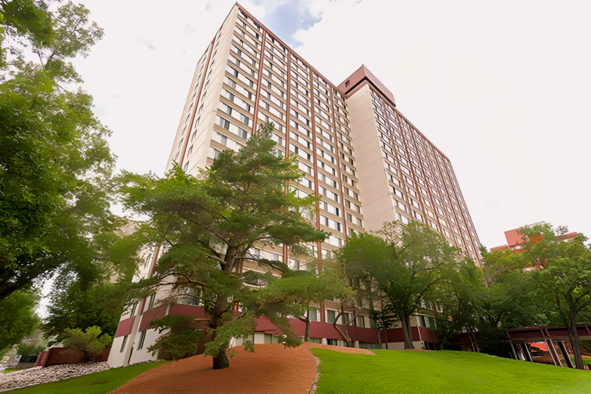 Garneau Towers Apartments 0