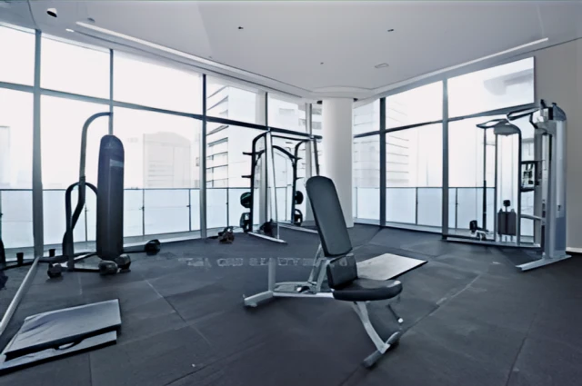 50 Charles St E 906 2