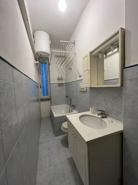 apartment near Via Carlo Capelli 1