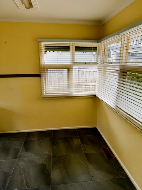 4 Swinden Avenue, Cheltenham 4
