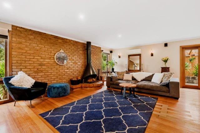 1 Davison Street, Mitcham 1