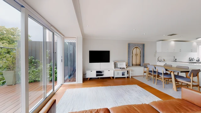 2/5 Burgess Street, Hawthorn 1