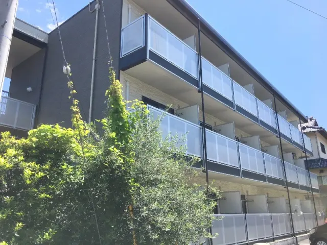 レオパレスしろがね 206号室 1