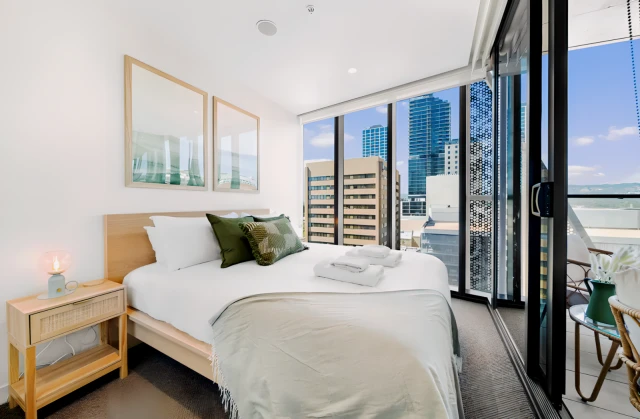 The amazing 1BR CBD Apt /WiFi/Premium Location 4