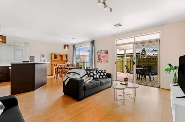 3BR Home-City Fringe Location-Free WiFi & Parking 1