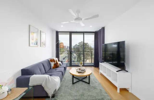 New 2BR Apt,Prime Loc,Stone's Throw from Tram Stn 3