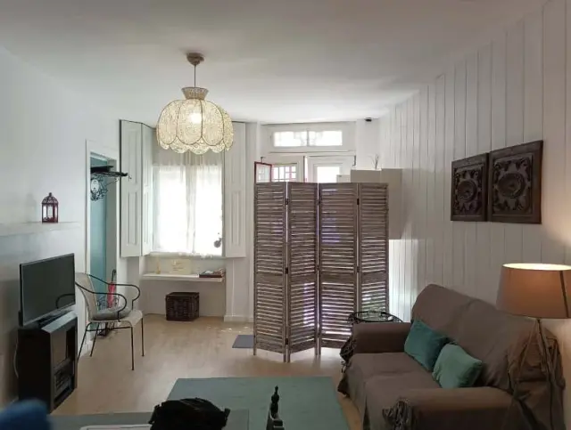 Unique and Charming 1 bedroom Apartment in the Heart of Porto 2