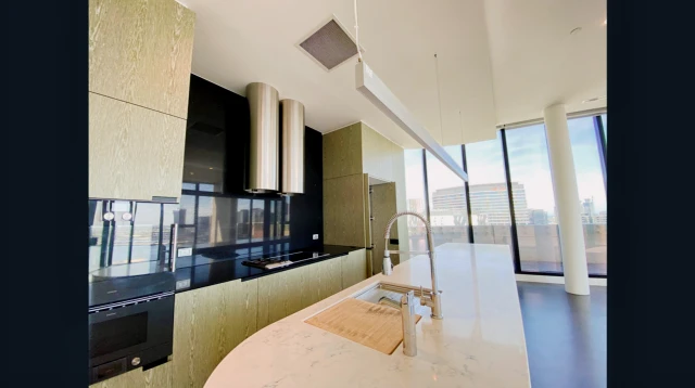 1902/677 La Trobe Street 3