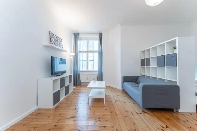 studio near Wisbyer Str. 4