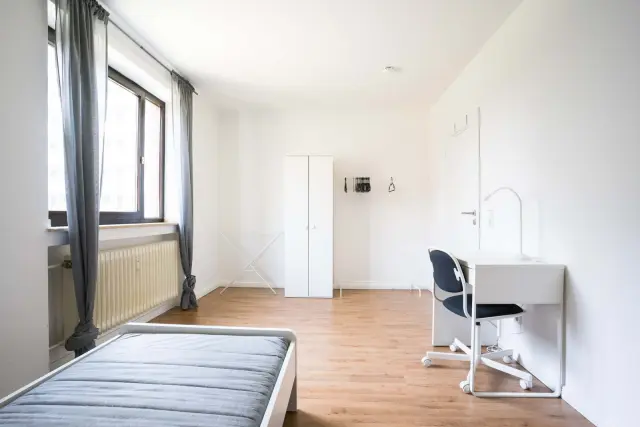 Koelner Landstrasse 352- 1. OG re (Gigacube) 3