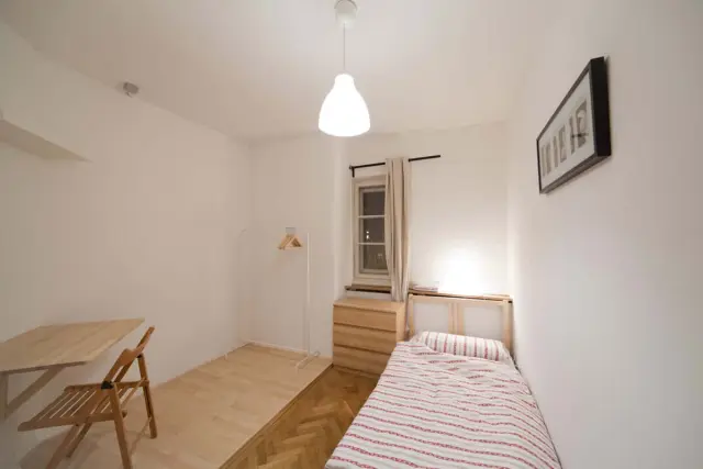 Leopoldstrasse 105DE-02-027M 1