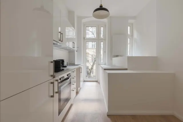 Flughafenstrasse 9DE-01-274-001 4