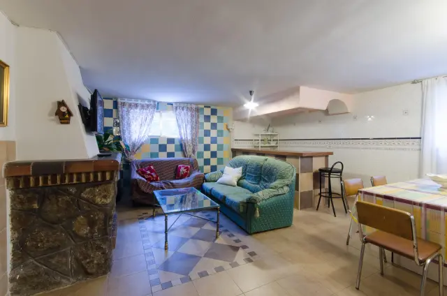 house near Calle Tajo 1