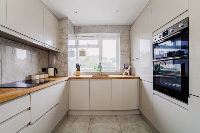 apartment near Morris Gardens 2