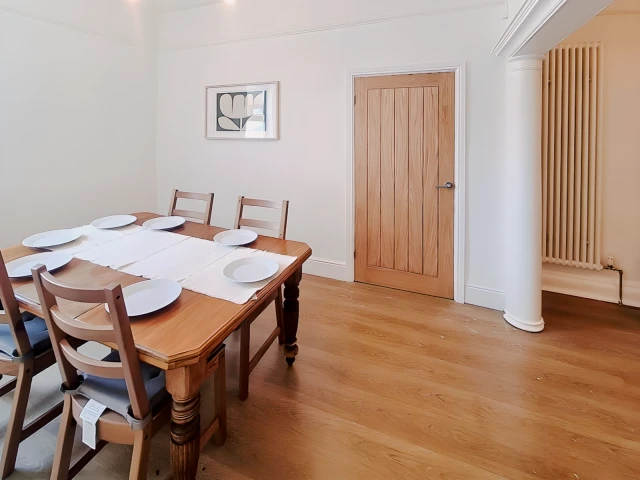 Ideal for a contractors and families sleeps 7 4