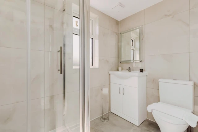 apartment in Wembley 4