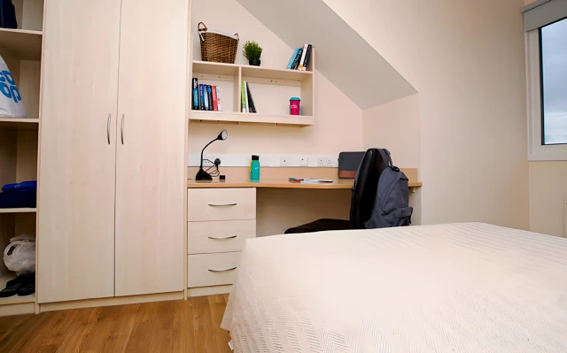 Heald Grove, M14 2
