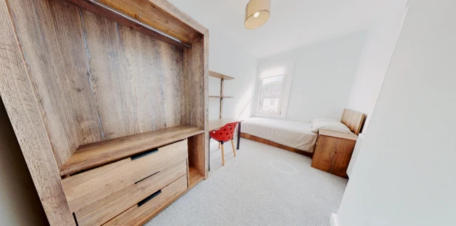 Room 2, Carholme Road, LN1 1RT 3