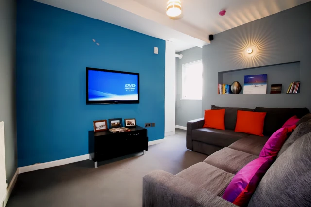 1 Room, Lenton Boulevard, NG7 2EN 1