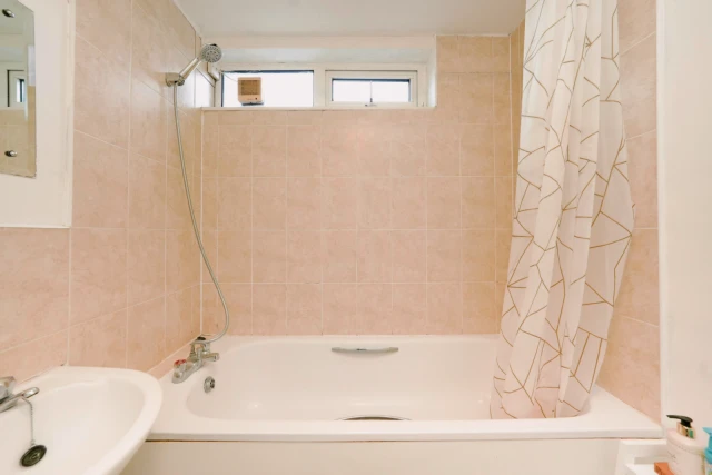 apartment in Hackney 3