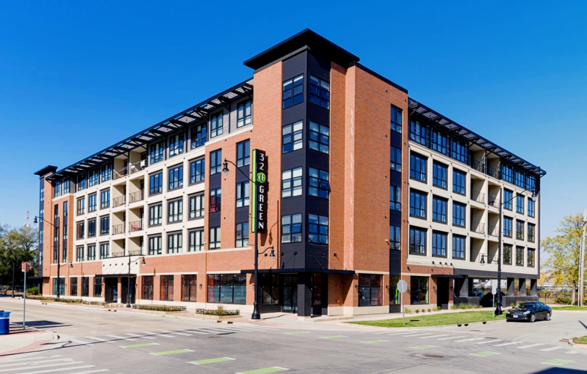 32 E. Green St Champaign IL - Champaign student accommodation