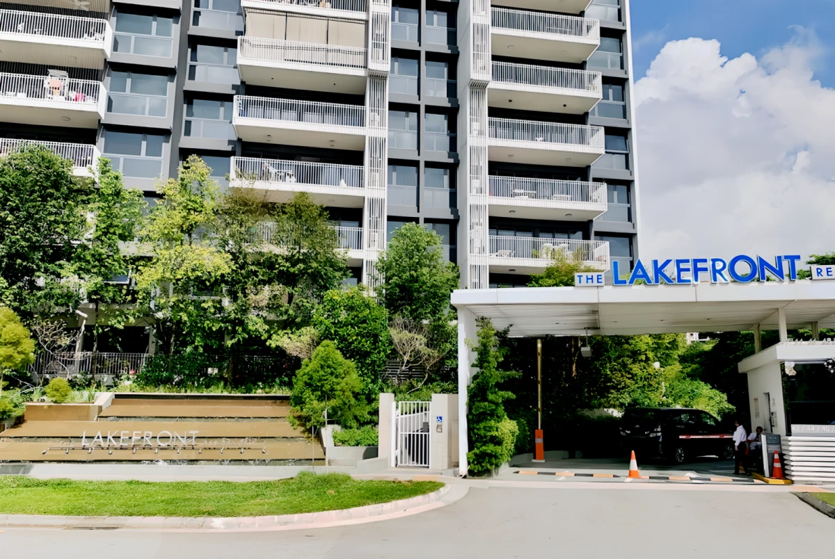 The Lakefront Residences near NTU 0