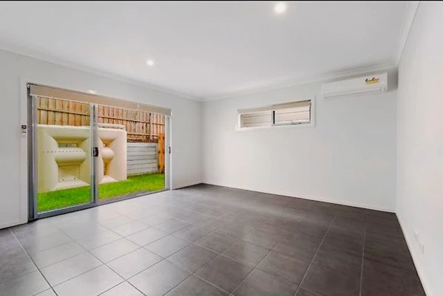 27 Sanctuary Drive, Carrum Downs 4