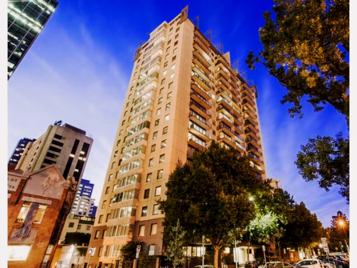 apartment near Spring Street 0
