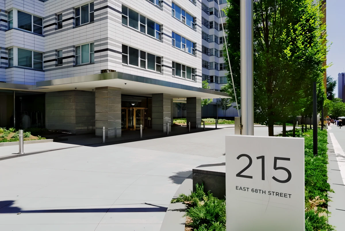 215 East 68th Street - New York student accommodation