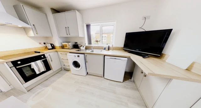 Flat 2, 2 Leopold Road, LE2 1YB 1