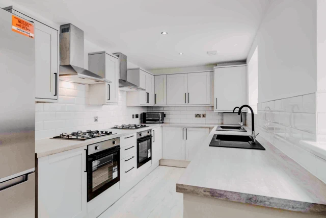 14 Birstall Road, L6 1
