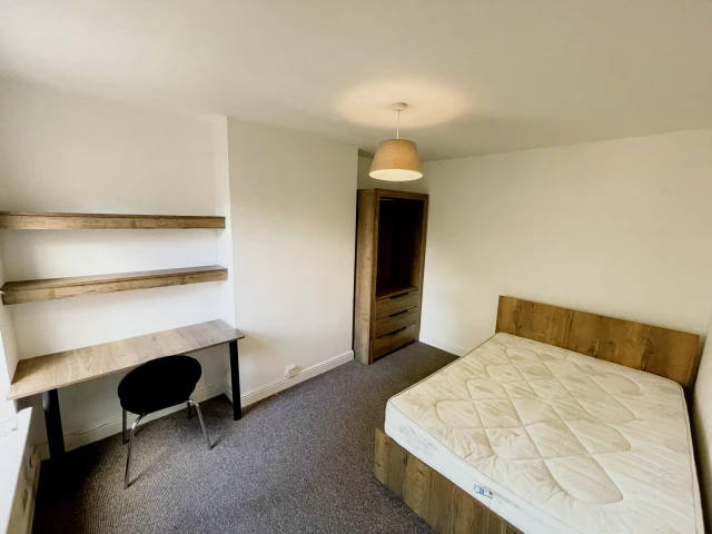 Paget Street, LE11 5DU 4