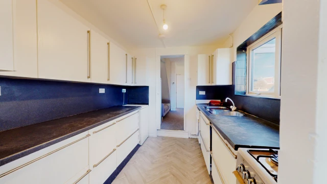 St Kildas Road, BA2 3QJ 4