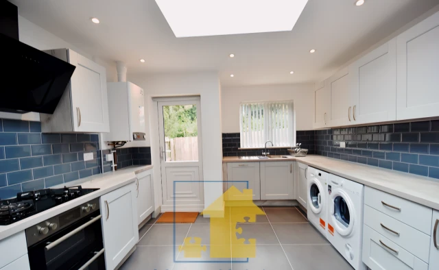 Entire Place·5B5B···25 Dartmouth Road 1